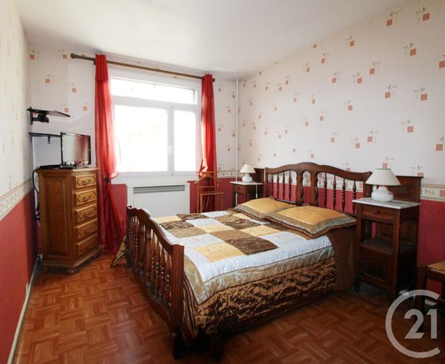 Afficher la photo en grand Appartement F4 à vendre - 4 pièces - 68.98 m2 - ST AUBIN LES ELBEUF - 76 - HAUTE-NORMANDIE - Century 21 Harmony