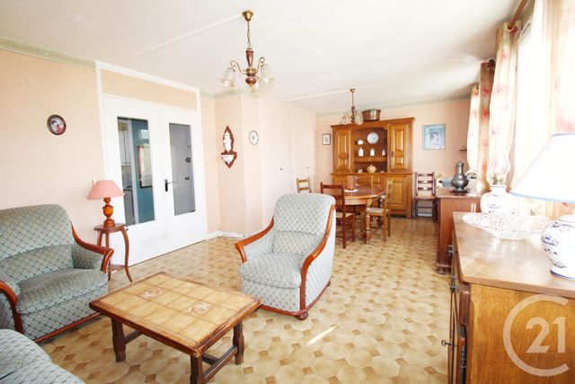 Afficher la photo en grand Appartement F4 à vendre - 4 pièces - 68.98 m2 - ST AUBIN LES ELBEUF - 76 - HAUTE-NORMANDIE - Century 21 Harmony