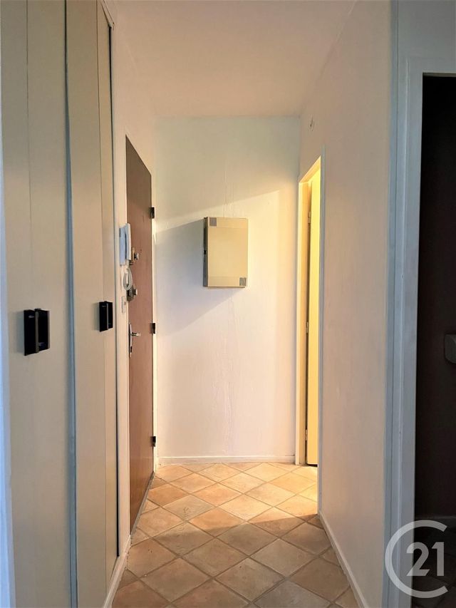 Afficher la photo en grand Appartement F2 à louer - 2 pièces - 57.0 m2 - LE PETIT QUEVILLY - 76 - HAUTE-NORMANDIE - Century 21 Harmony