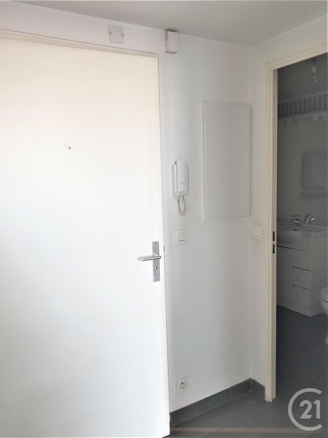 Afficher la photo en grand Appartement F1 à louer - 1 pièce - 30.0 m2 - LE PETIT QUEVILLY - 76 - HAUTE-NORMANDIE - Century 21 Harmony
