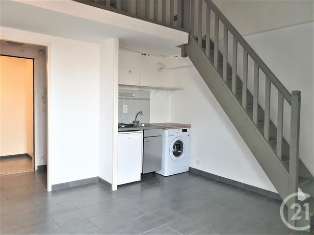 Afficher la photo en grand Appartement F1 à louer - 1 pièce - 30.0 m2 - LE PETIT QUEVILLY - 76 - HAUTE-NORMANDIE - Century 21 Harmony