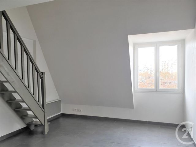 Afficher la photo en grand Appartement F1 à louer - 1 pièce - 30.0 m2 - LE PETIT QUEVILLY - 76 - HAUTE-NORMANDIE - Century 21 Harmony
