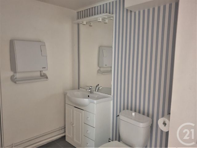 Afficher la photo en grand Appartement F1 à louer - 1 pièce - 30.0 m2 - LE PETIT QUEVILLY - 76 - HAUTE-NORMANDIE - Century 21 Harmony