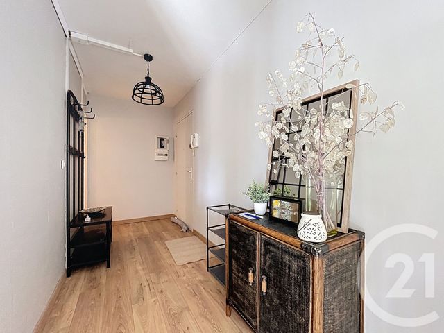 Afficher la photo en grand Appartement F3 à vendre - 3 pièces - 64.4 m2 - LE PETIT QUEVILLY - 76 - HAUTE-NORMANDIE - Century 21 Harmony
