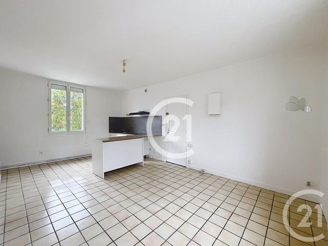 Appartement à louer - 2 pièces - 45.0 m2 - MOULINEAUX - 76 - HAUTE-NORMANDIE - Century 21 Harmony