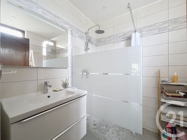 Afficher la photo en grand maison à vendre - 4 pièces - 85.0 m2 - ST ETIENNE DU ROUVRAY - 76 - HAUTE-NORMANDIE - Century 21 Harmony