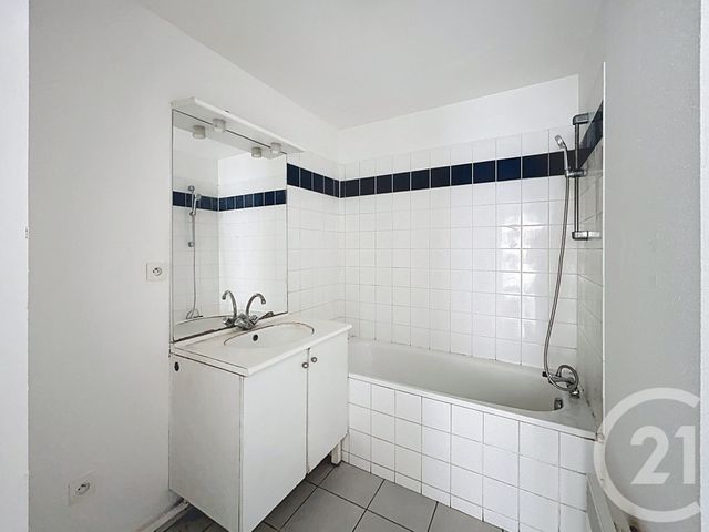 Afficher la photo en grand Appartement F3 à vendre - 3 pièces - 62.77 m2 - LE PETIT QUEVILLY - 76 - HAUTE-NORMANDIE - Century 21 Harmony
