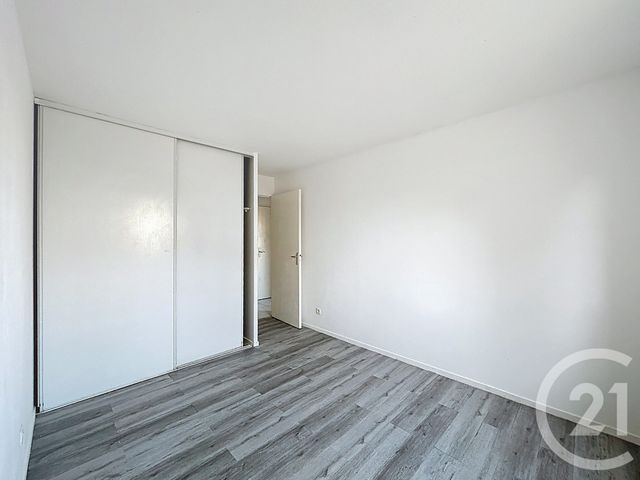 Afficher la photo en grand Appartement F3 à vendre - 3 pièces - 62.77 m2 - LE PETIT QUEVILLY - 76 - HAUTE-NORMANDIE - Century 21 Harmony