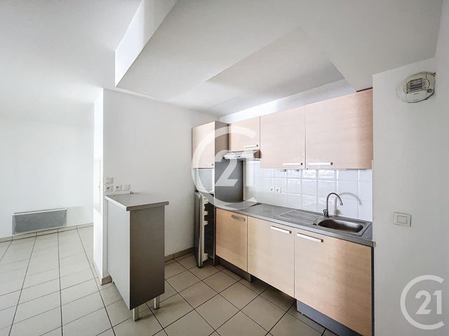 Appartement F3 à louer - 3 pièces - 74.0 m2 - AMFREVILLE LA MI VOIE - 76 - HAUTE-NORMANDIE - Century 21 Harmony