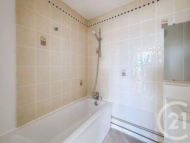 Appartement à vendre - 3 pièces - 76.01 m2 - LE PETIT QUEVILLY - 76 - HAUTE-NORMANDIE - Century 21 Harmony