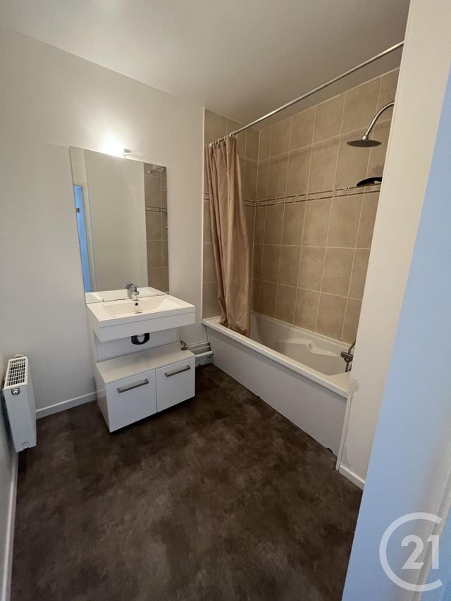 Appartement F3 à louer - 3 pièces - 58.0 m2 - ST ETIENNE DU ROUVRAY - 76 - HAUTE-NORMANDIE - Century 21 Harmony