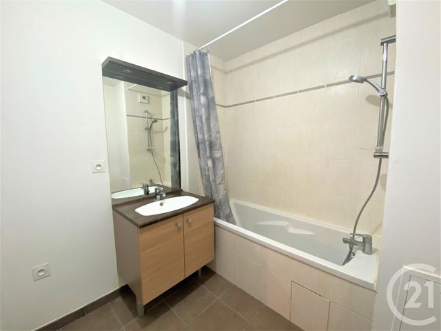 Appartement F3 à vendre - 3 pièces - 68.0 m2 - LE PETIT QUEVILLY - 76 - HAUTE-NORMANDIE - Century 21 Harmony