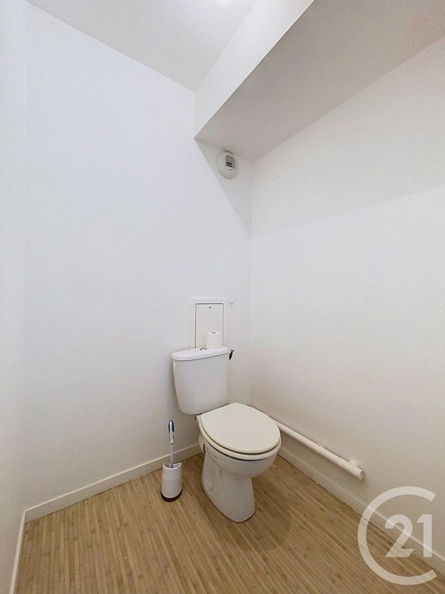 Appartement F4 à louer - 4 pièces - 75.72 m2 - MONT ST AIGNAN - 76 - HAUTE-NORMANDIE - Century 21 Harmony